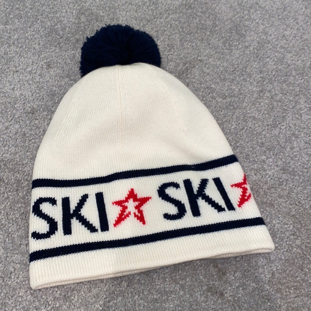 Perfect moment hat